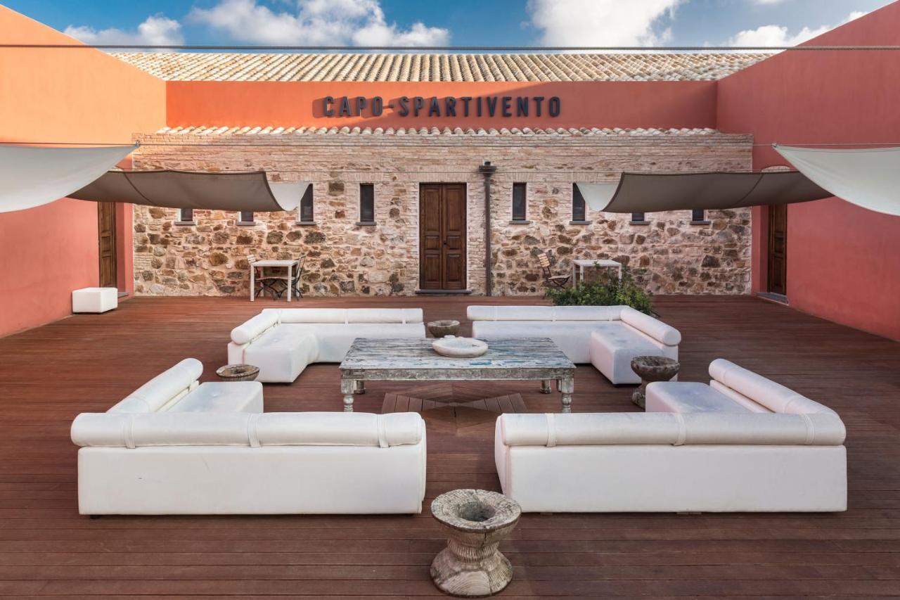 Faro Capo Spartivento Chia Esterno foto